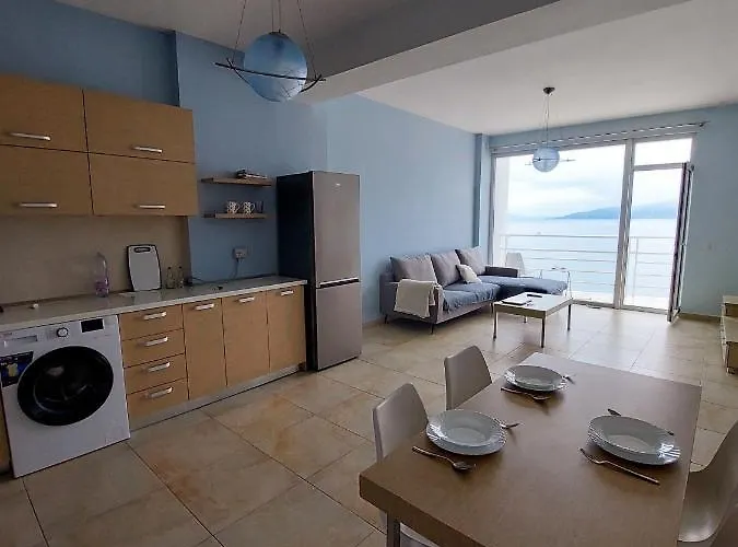 Summer Breeze Apartment