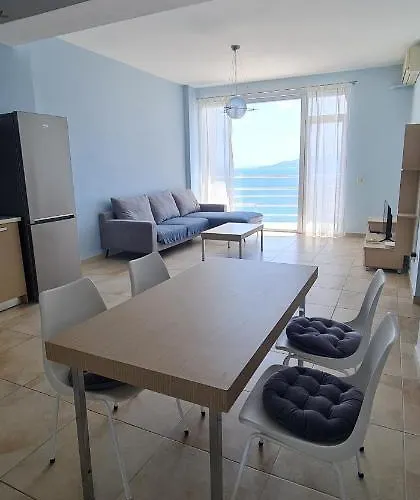 Summer Breeze Apartment