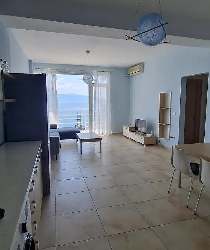 Summer Breeze Apartment *